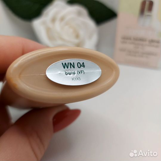 Clinique even better glow WN04 тональный крем