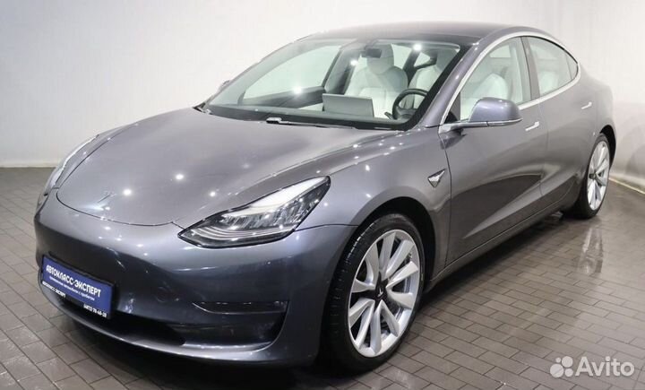 В разборе Tesla Model 3 2018 год