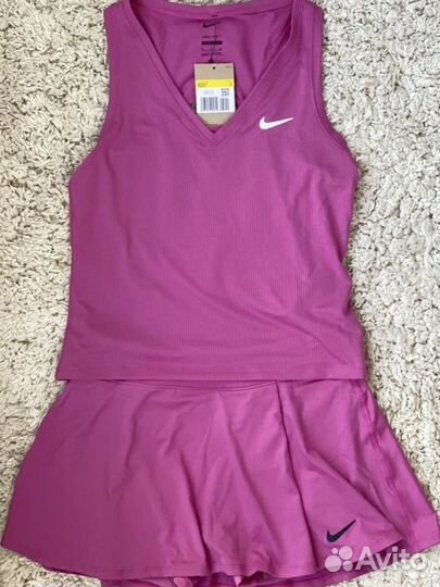 Теннисная юбка и топ (теннисная одежда)