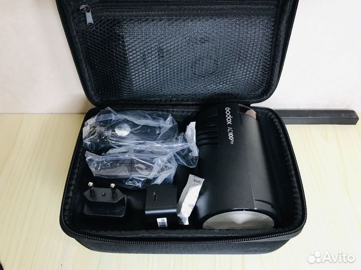 Вспышка аккумуляторная Witstro AD100Pro