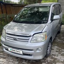 Toyota Noah 2.0 CVT, 2006, 270 000 км, с пробегом, цена 1 000 000 руб.