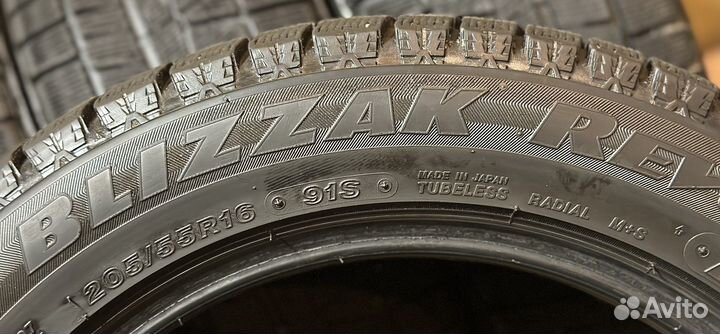 Bridgestone Blizzak Revo GZ 205/55 R16 91S