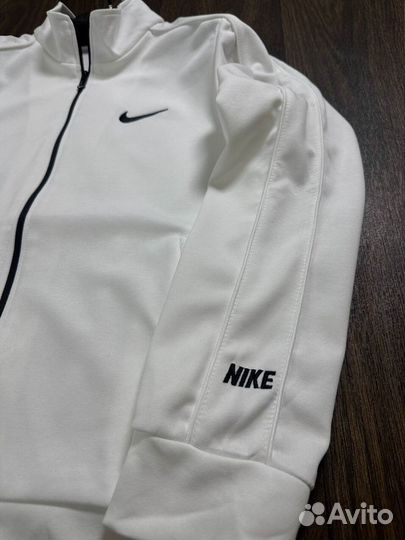 Спортивные костюмы Nike