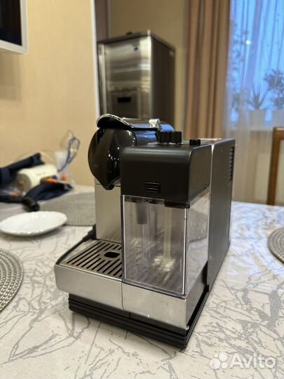 Кофемашина карсульная delonghi lattissima en 520 s