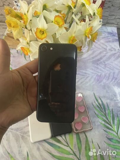 iPhone 8, 64 ГБ
