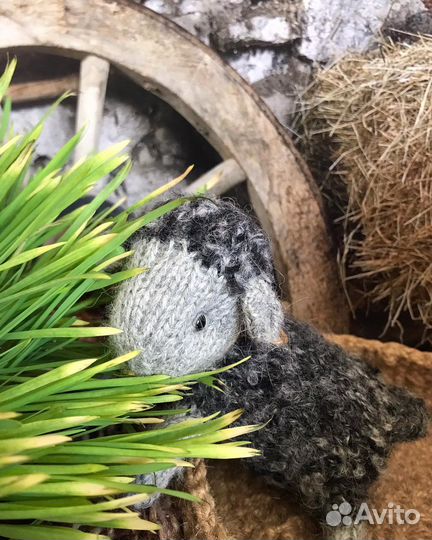 Вязанная игрушка овечка