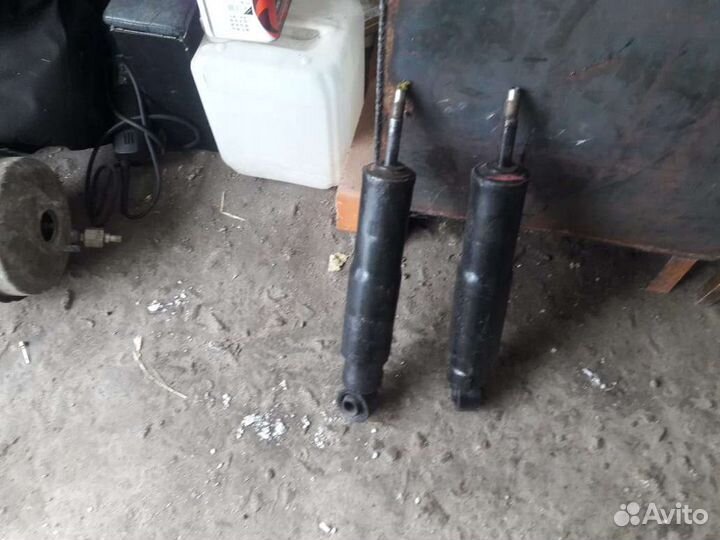 Задние стойки Lexus 470