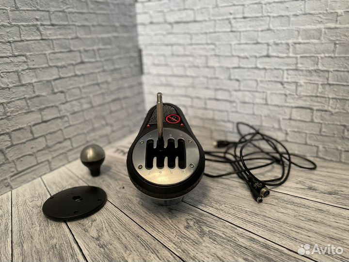 Thrustmaster TH8A шифтер