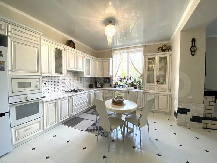 Дом 250 м² на участке 10 сот.