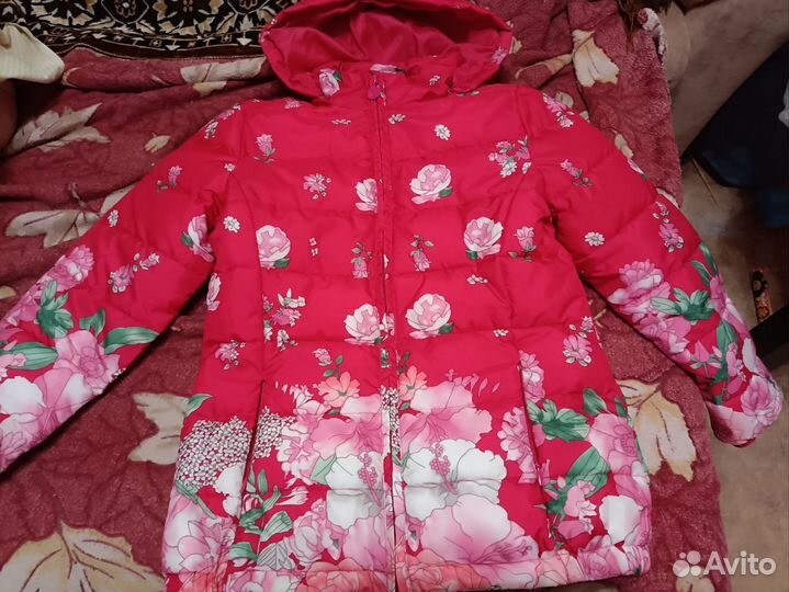 Куртка демисезонная для девочки 140 новая
