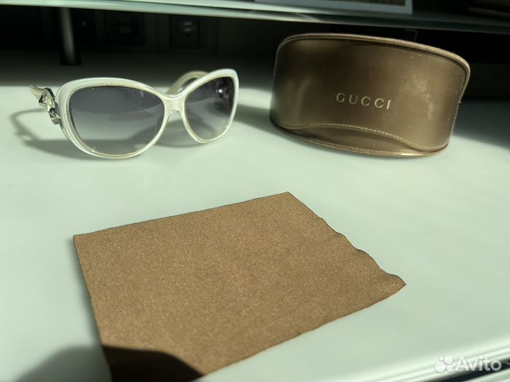 Солнцезащитные очки Gucci женские