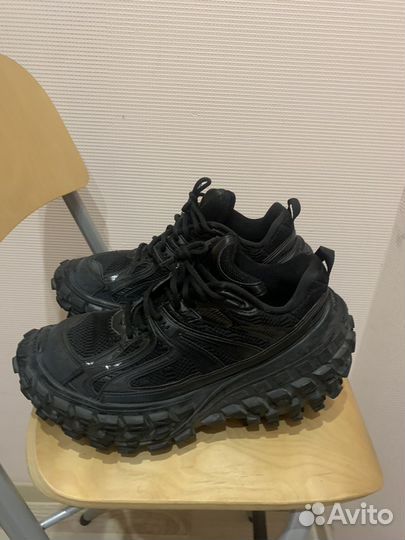 Balenciaga defender