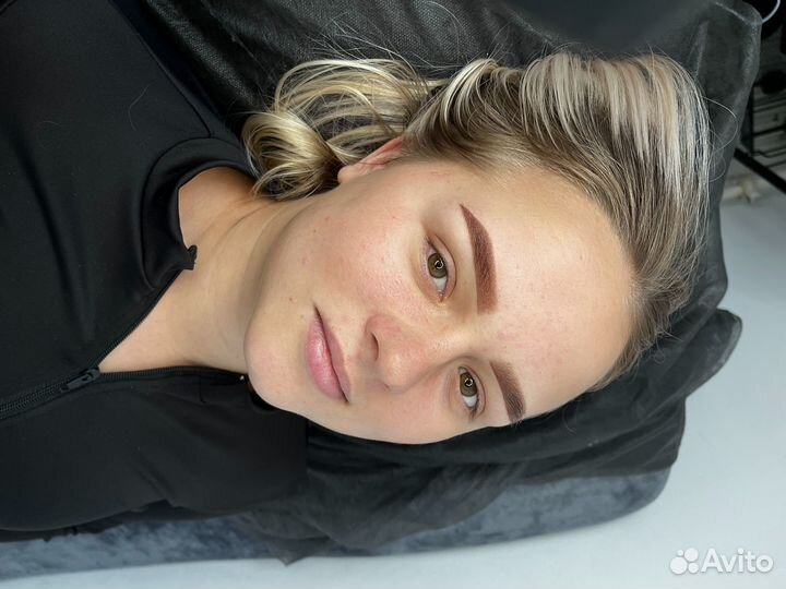 Перманентный макияж бровей