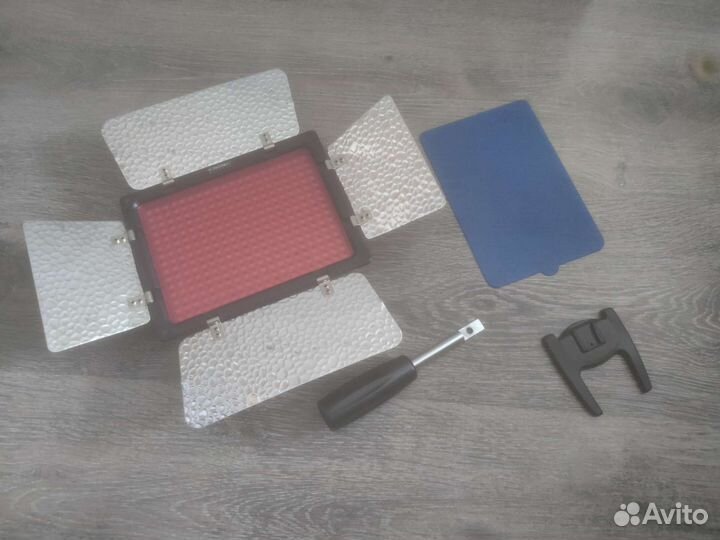 Yongnuo YN-320 с пультом