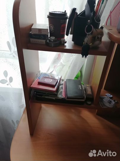 Угловой компьютерный стол