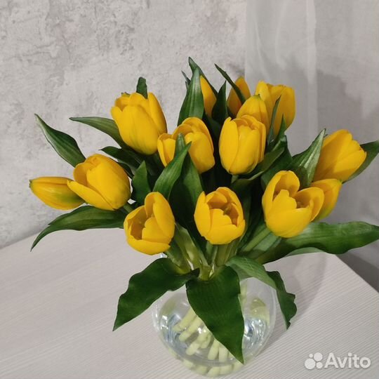 Букет искусственных тюльпанов с имитацией воды