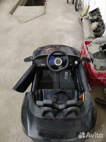 Детский автомобиль на аккумуляторе