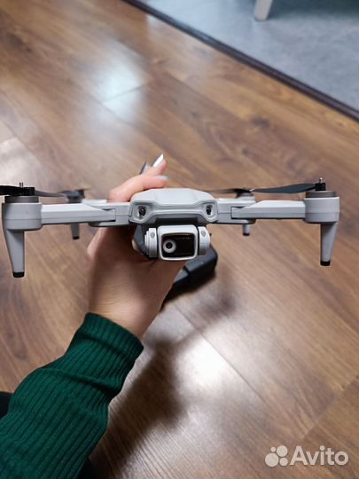 Дрон / квадрокоптер с камерой lyzrc L900 Pro