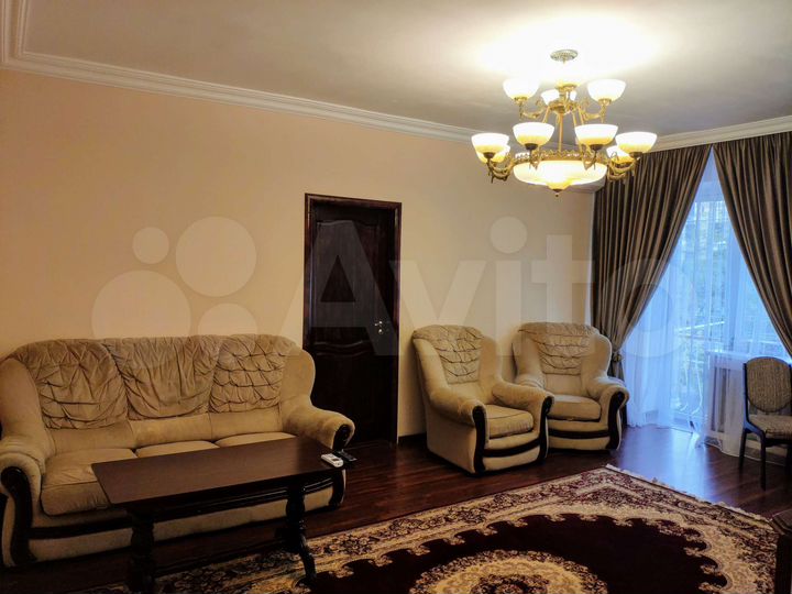 2-к. квартира, 44 м², 3/3 эт.