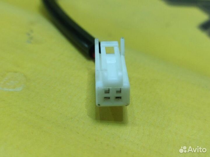 Кнопка открывания багажника Toyota Harrier GSU30W