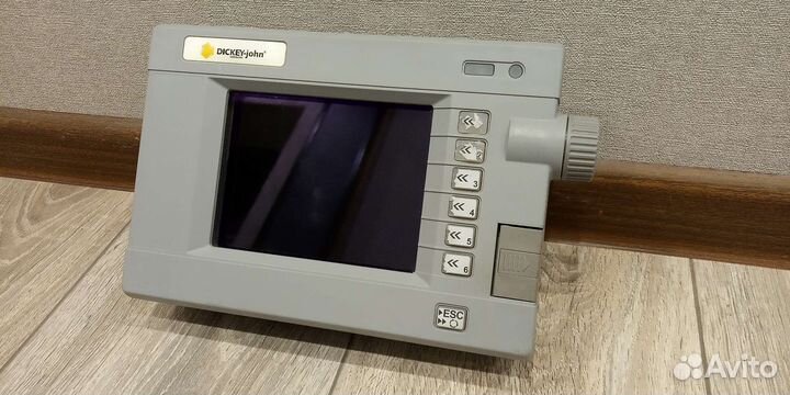 Dickey-john дисплей