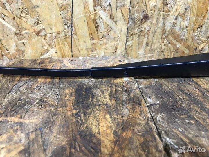 Поводок стеклоочистителя правый Fiat Albea