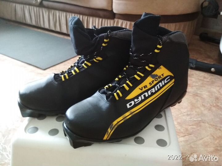 Лыжные ботинки