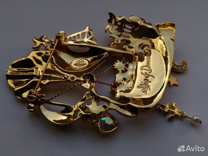 Брошь 