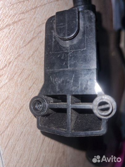 Форсунка омывателя фары левая Volvo C30 хэтчбек