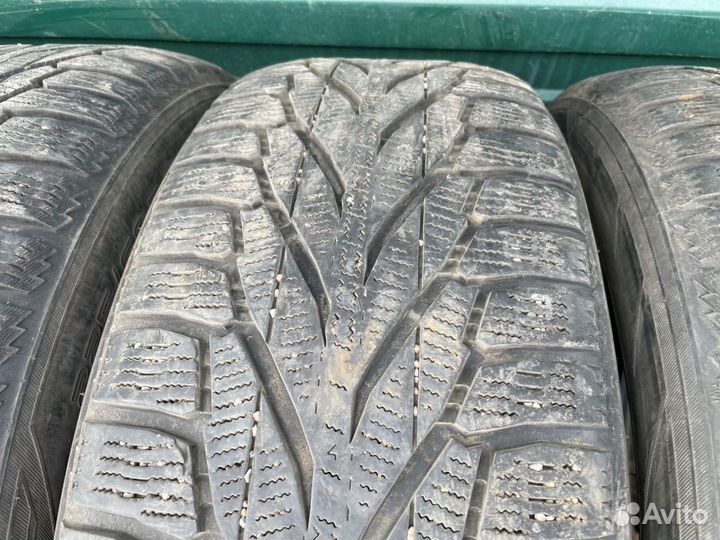 Nokian Hakkapeliitta R2 225/60 R18 104R