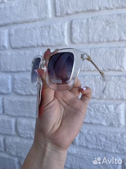 Очки новые в прозрачной оправе