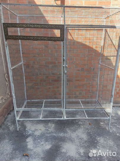 Металлический вольер