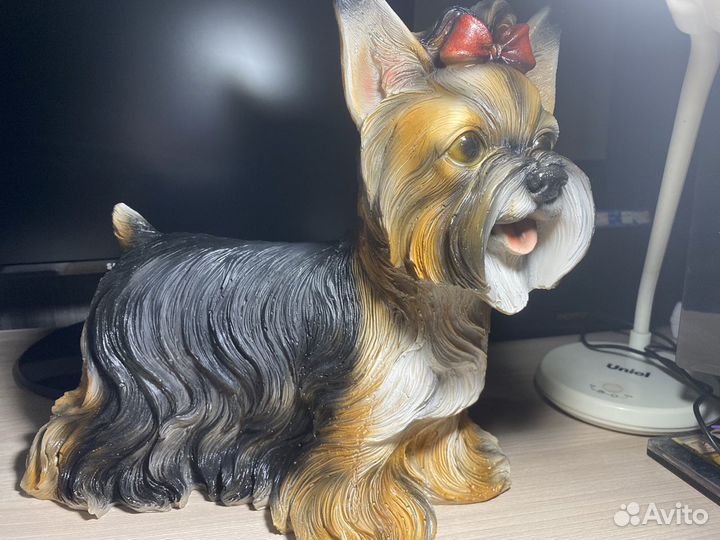 Статуэтка собака