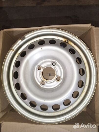 Штампованных диск r 15 4 100