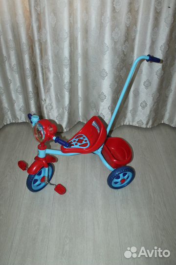 Трехколесный велосипед