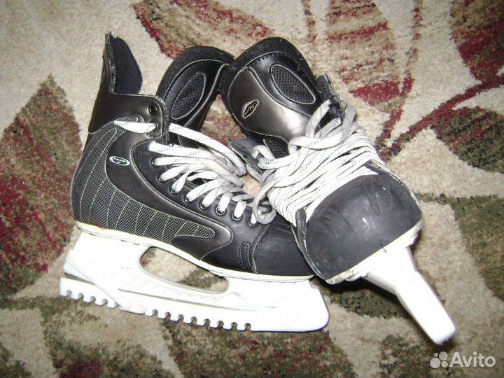 Хоккейные коньки Найк, р. 42