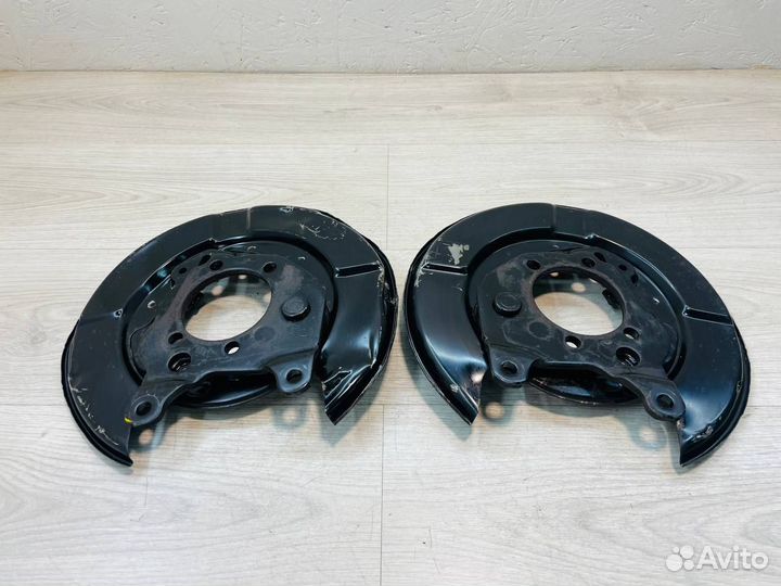 Щит опорный задний пара Nissan X-trail 31