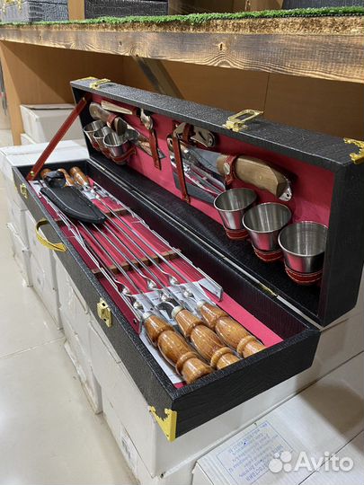 Набор для пикника в чемодане