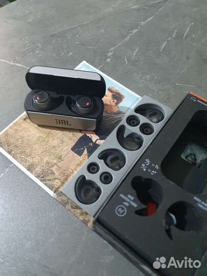 Беспроводные наушники jbl reflect flow