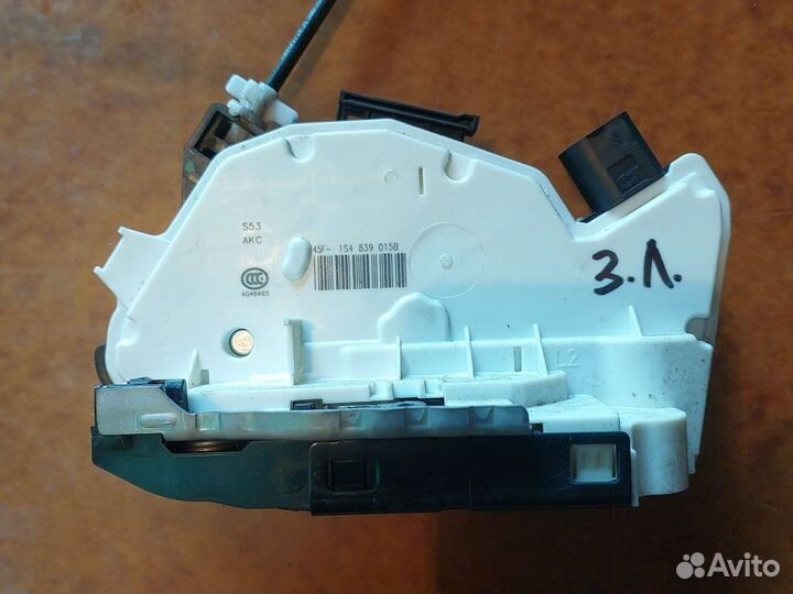Замок задней левой двери Skoda Fabia 2