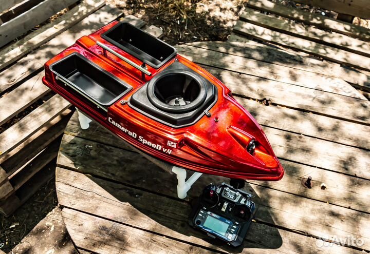 Карповый кораблик с сумкой и разбрасывателем