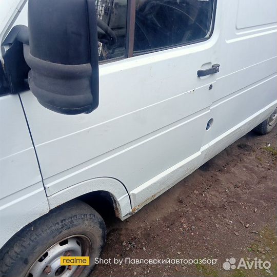 Дверь левая Renault Trafic 1 80-01