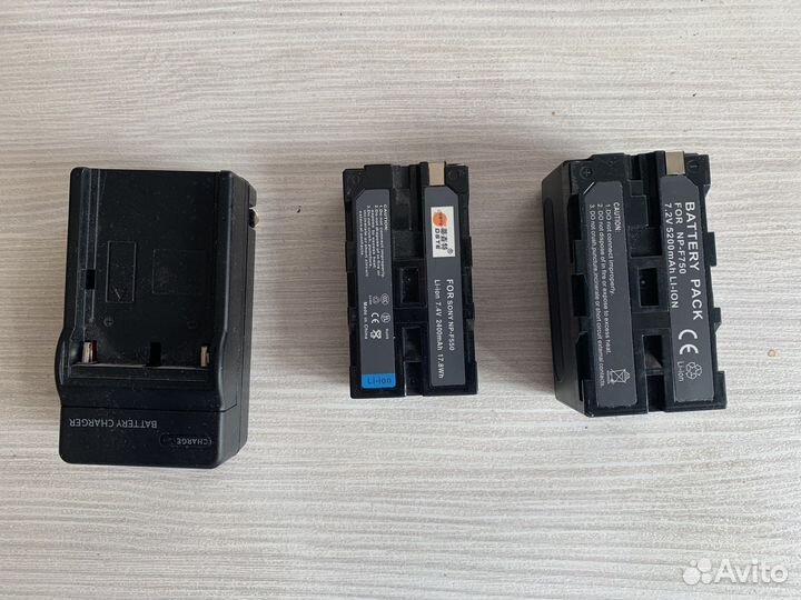 Аккумуляторы и зарядное на видеосвет