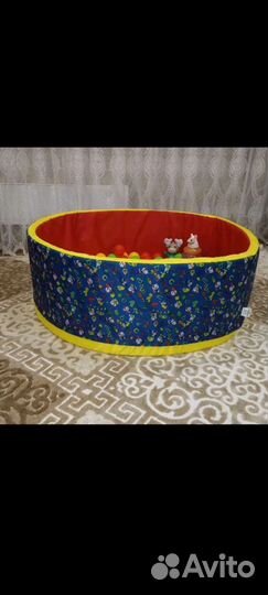 Сухой бассейн с шариками