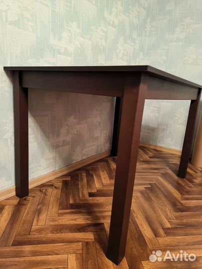 Кухонный стол