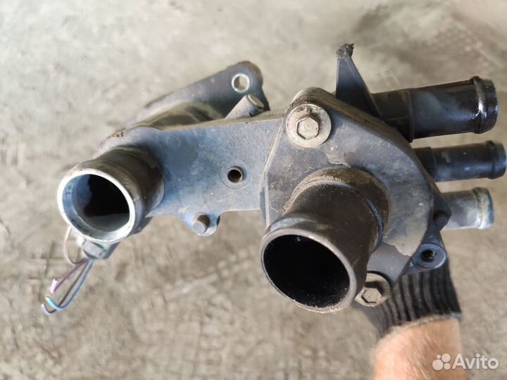 Корпус термостата 1,4 BCA шкода гольф