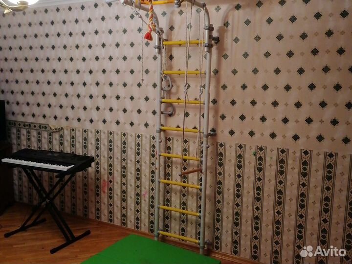 Шведская стенка с турником