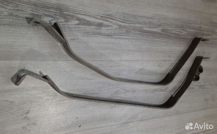 Крепление кронштейн бензобака Hyundai solaris