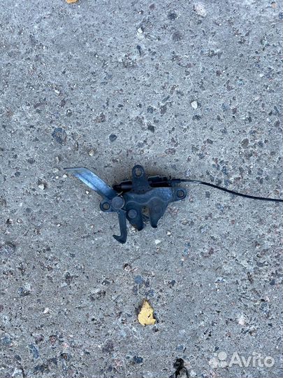 Замок капота Toyota Mark 2 110