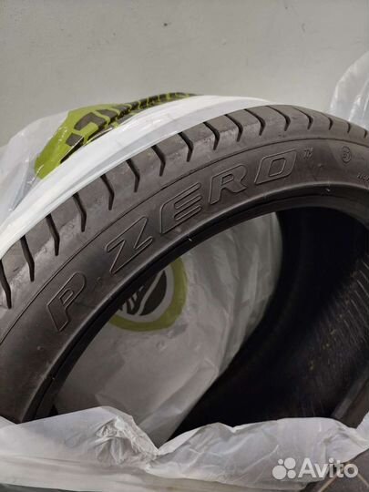 Pirelli P Zero 275/35 R21
